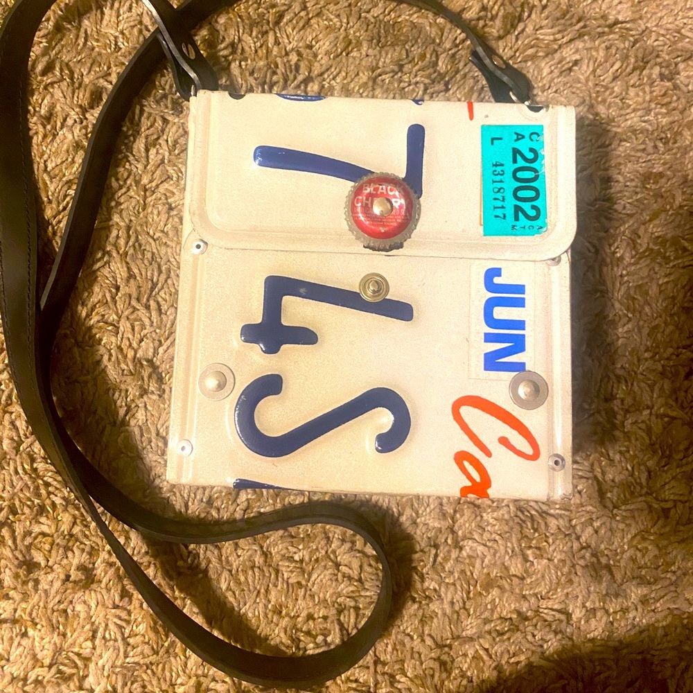 LITTLE EARTH LICENSE PLATE PURSE (missing clasp)